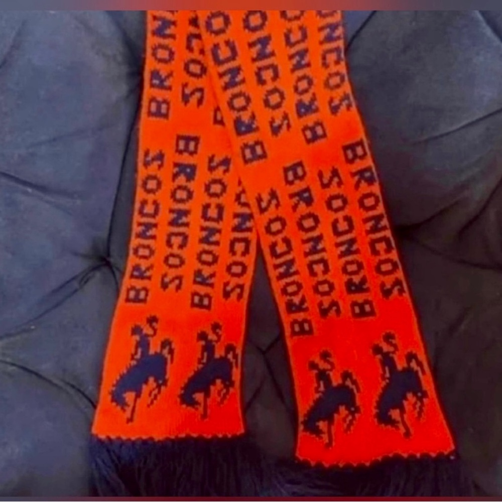 (BRAND NEW) Denver Broncos Knit Scarf (NEVER WORN) - Design on Both Sides (NWOT)